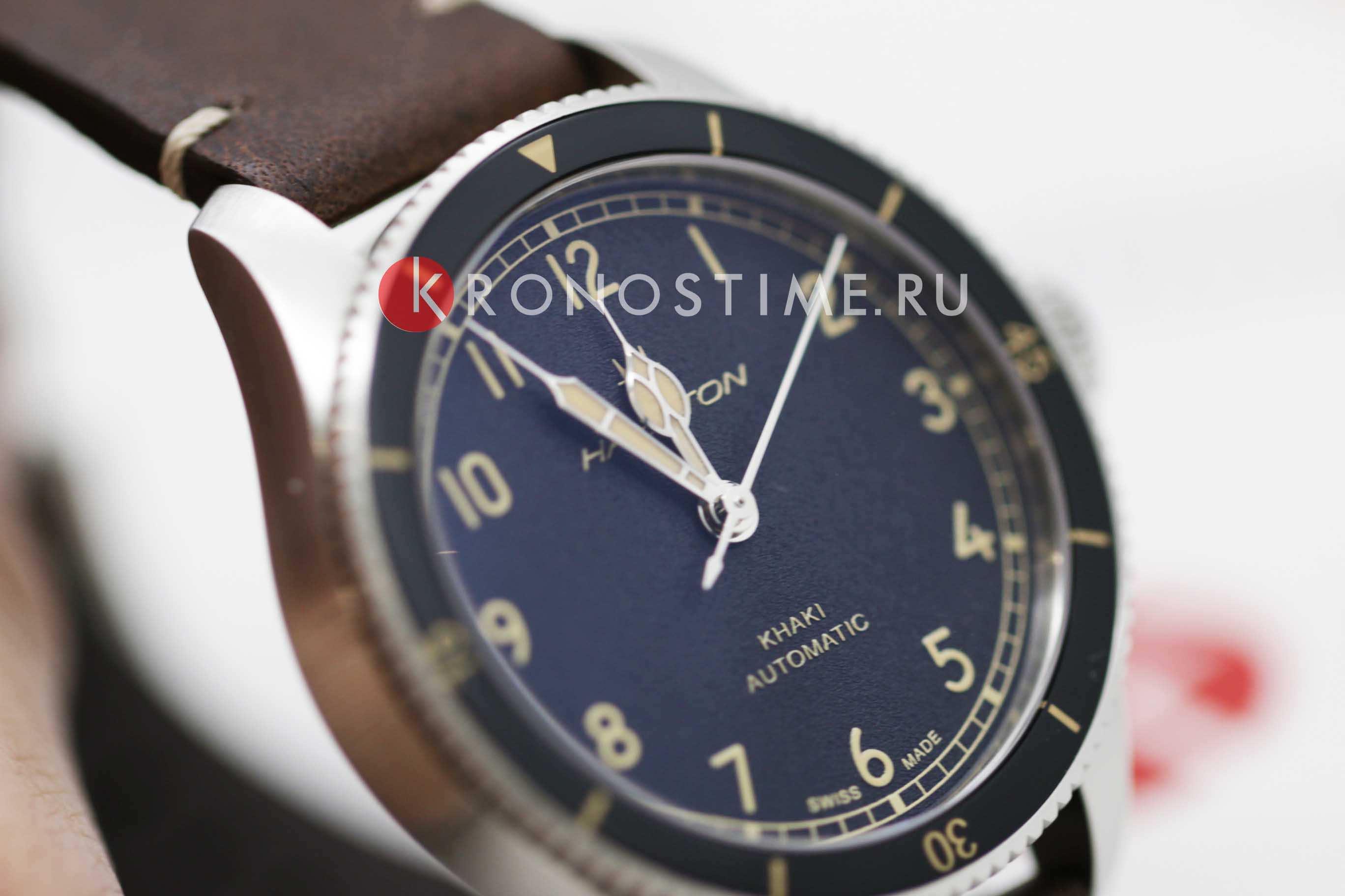 Hamilton Hamilton Khaki Aviation Pilot Pioneer H76205530  — детали корпуса и кожаный